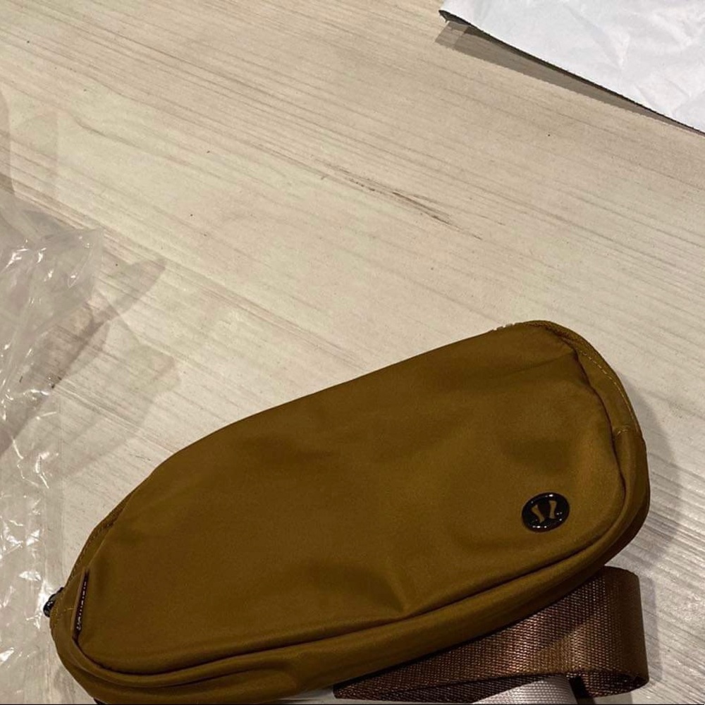 Popular Lulu everywhere belt bag